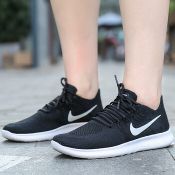 NIKE跑步鞋880844-001 40