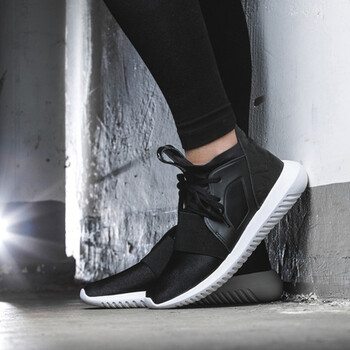 阿迪達斯（Adidas）跑步鞋S75249 36，38.5，37，38，36.5