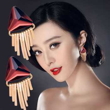 時尚琉璃耳環(huán)