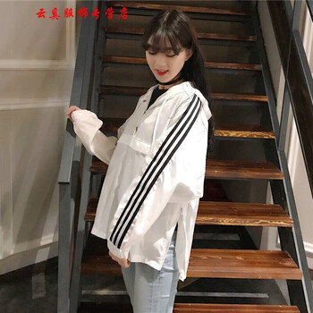 時(shí)尚百搭牛仔外套，活力又減齡
