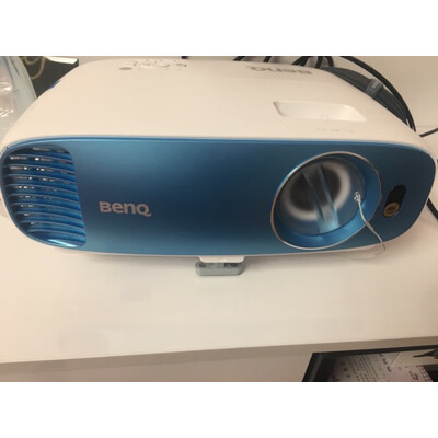 讨论明基tk800对比奥图码uhd566哪个好？说说区别有吗？