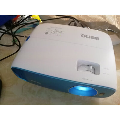 讨论明基tk800对比奥图码uhd566哪个好？说说区别有吗？