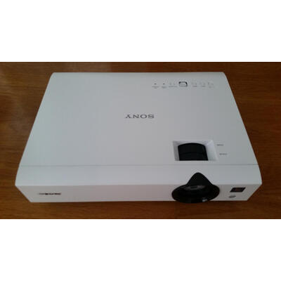 评价索尼vpldx221与坚果G7哪个好？分享有区别吗？