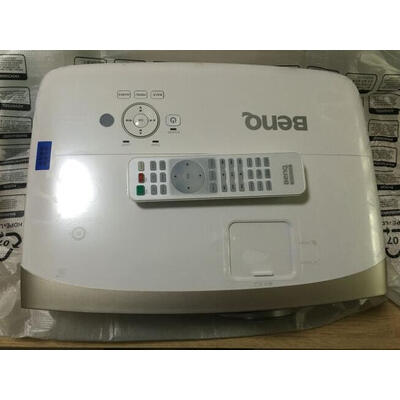 入手明基w2000与w1120哪个好？反馈区别是？