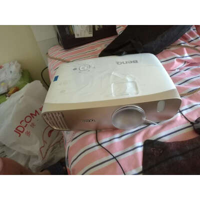 点评明基w2000 和2000哪个好？使用区别大不大？