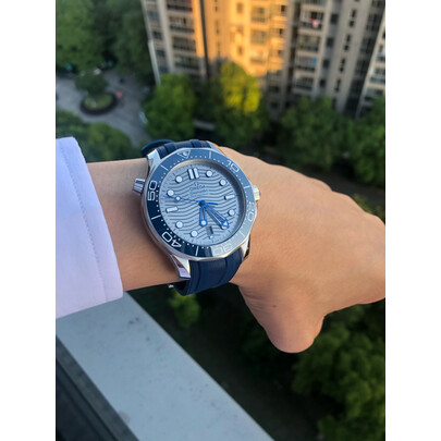 欧米茄海马系列与万国飞行员比较哪个好？有没有区别？