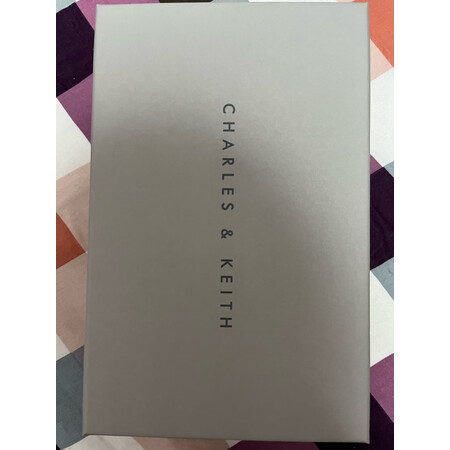 入手真实体验CHARLES&KEITH钱包感觉真的好吗，优缺点爆料测评