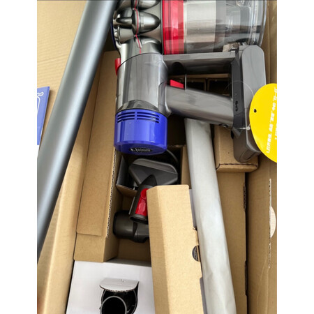 开箱说说戴森吸尘器v12和v8有啥区别？哪款好些？使用3个月感受爆料