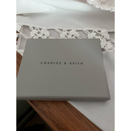 开箱揭秘CHARLES&KEITH卡包/零钱包是否值得呢？看看两星期真相分享！