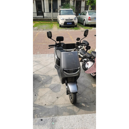 入手使用一下新日fl6和雅迪E8哪个好用些？有没有区别？半年真实感受