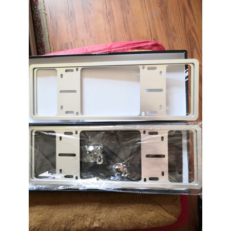 说说点评体验卡斯兰（Carslads）车牌框性能如何，优缺点评测分析