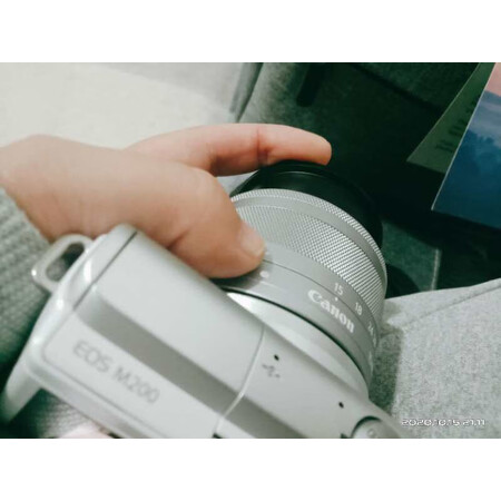 评测说说入手佳能eos m200和索尼a6000区别有吗？哪款好用点？绝对的真实点评