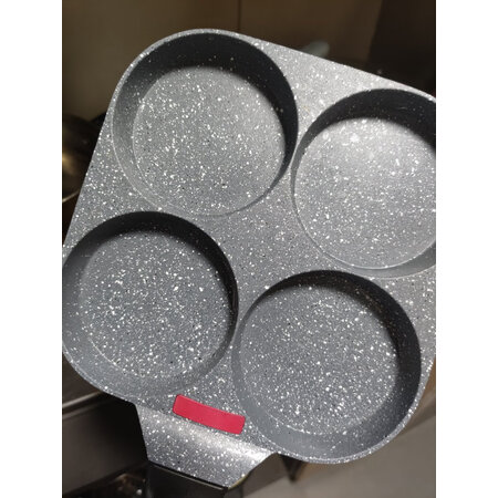优缺点吐槽佰好佳早餐锅煎鸡蛋汉堡锅平底不粘锅真实反馈如何，值不值这个价格