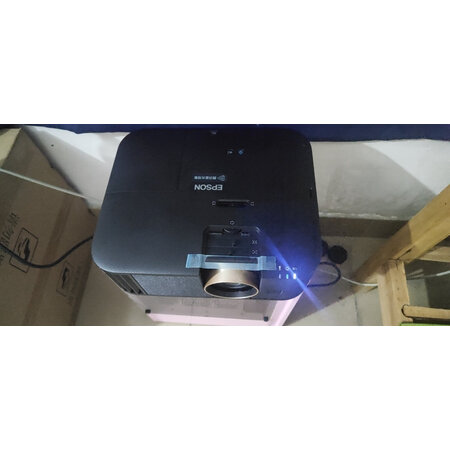 真实揭秘了解爱普生cha100和tw5700有没有区别？哪个好用？老司机解密真相