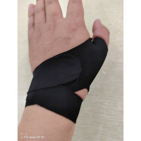 对比感受立姿（lizi）护腕使用感受如何呢，用了两周经验分享