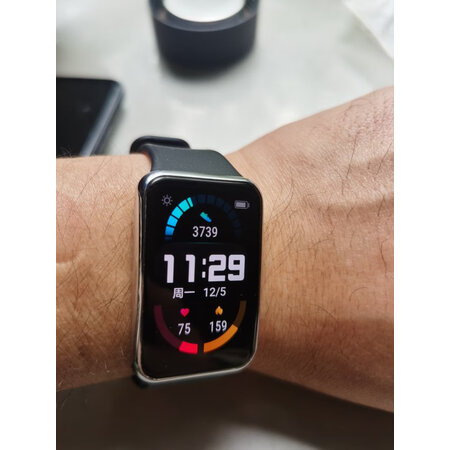 真假感受华为watch fit和华为手环7区别是什么？哪款好用？达人深度剖析