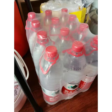 分析看看农夫山泉饮用水评价如何，达人曝光质量内幕真相