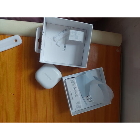 全新爆料三星galaxy buds2和索尼xm4区别有吗？哪个好用些？吐槽一个月感受质量大曝光