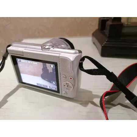 点评质量反馈佳能eos m200和索尼a6100区别是什么？哪个好些？分享三星期感受告知