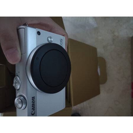 点评质量反馈佳能eos m200和索尼a6100区别是什么？哪个好些？分享三星期感受告知