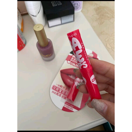 分享评测美宝莲护唇膏质量是不是很好？如何使用感受揭秘！