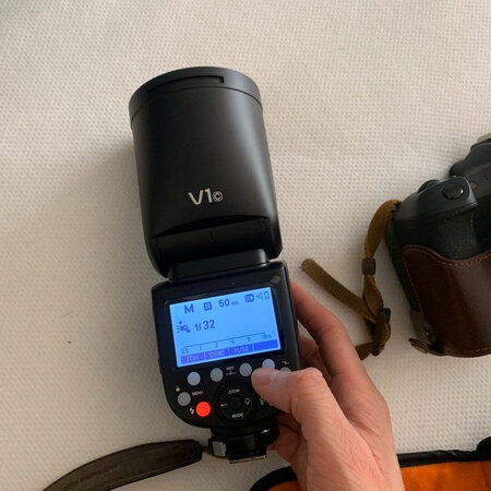 比了又看神牛（Godox）v1真实感受评测，感觉真的不行吗