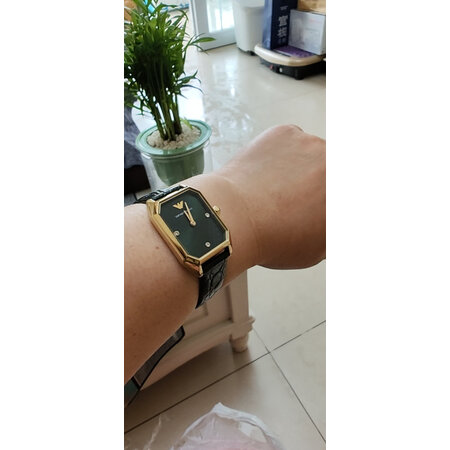 参考感受阿玛尼(Emporio Armai)小绿表测评好不好，一定看看真相