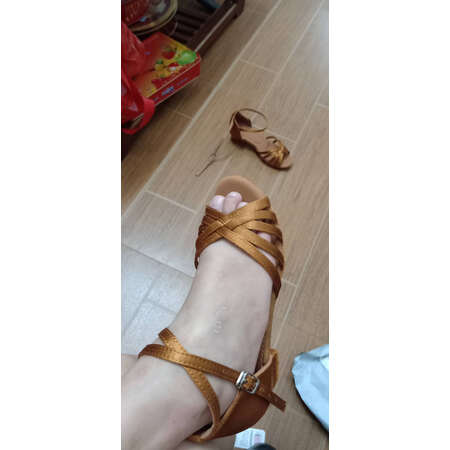评测对比艾舞戈拉丁舞鞋感觉真的好吗，老司机良心点评