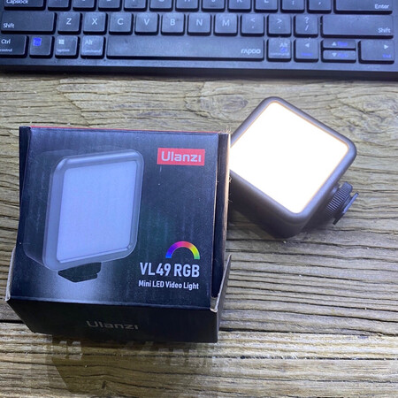全新揭秘ulaziVL49RGB+三脚架+手机夹好用吗？老司机爆料必看！