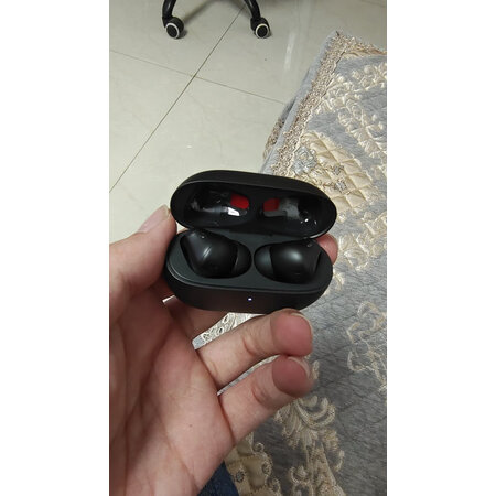 行业人吐槽小米buds4pro和苹果airpods pro2区别是什么？哪个好些？全新评测揭秘