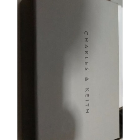 入手真实体验CHARLES&KEITH钱包感觉真的好吗，优缺点爆料测评