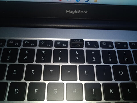 华硕灵耀x2duo和华为matebook区别，价格哪个好更划算!