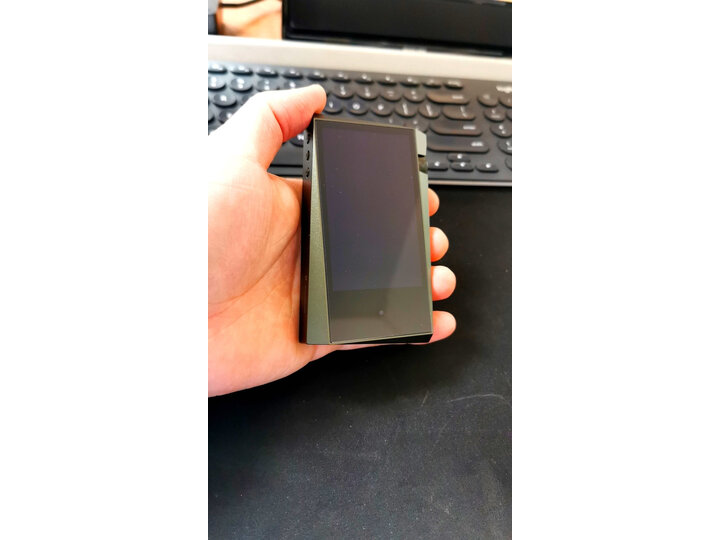 讨论艾利和akjr和索尼a55哪个好？对比有什么区别？