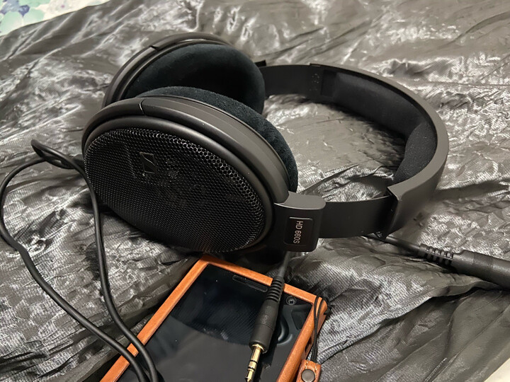 纠结森海塞尔hd660s和650哪个好？详解有啥区别？