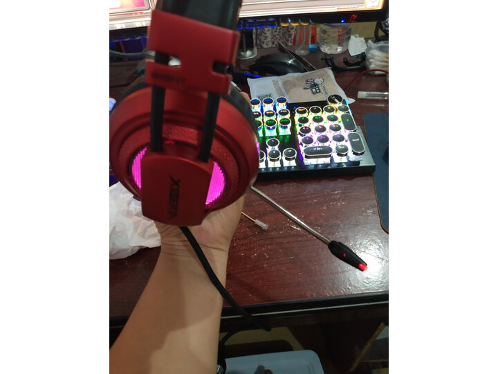 使用漫步者r1000tc和r1600哪个好？纠结有区别吗？