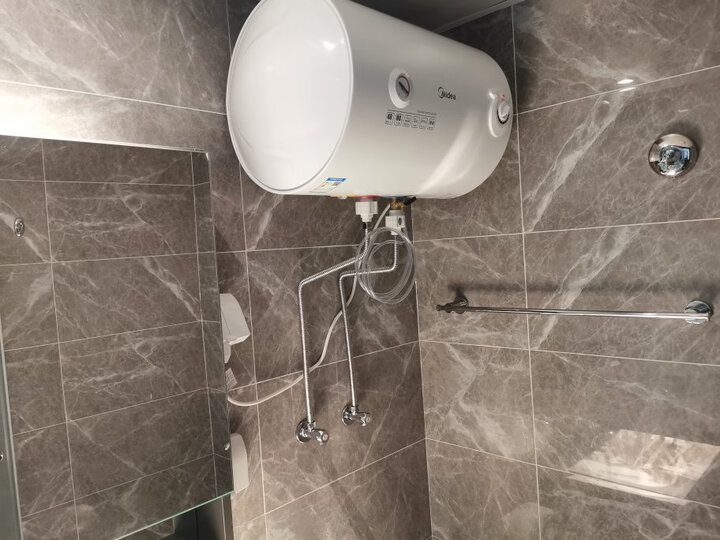 美的（Midea）40升2000W速热电热水器F40-15GA1（H）怎么样？真的好用吗，值得买吗【用户评价 首页推荐 第2张