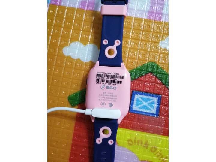 请问3608x和360p1电话手表区别有没有？比较哪个好？