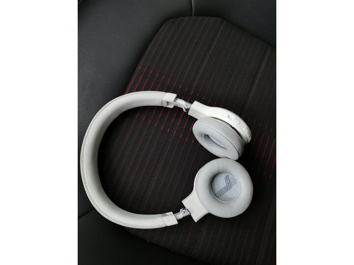 谈谈jbllive400bt音质和铁三角哪个好？请问区别是什么？