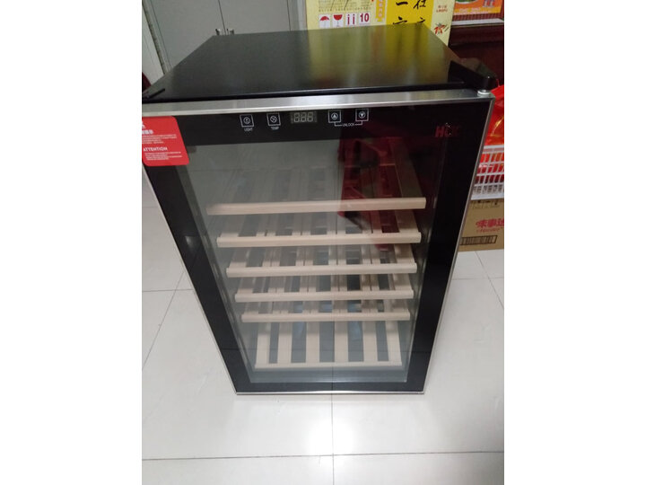 HCK哈士奇 红酒柜恒温酒柜家用迷你小型单门冰箱SC-130SSB怎么样？性能比较分析【内幕详解】 首页推荐 第2张