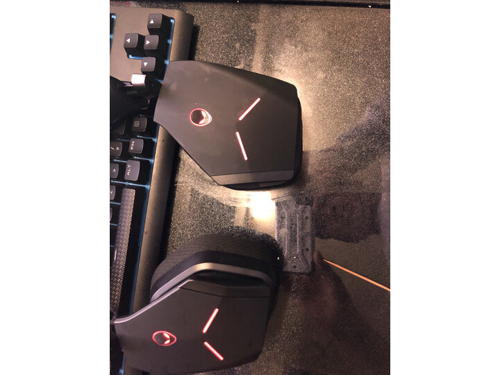 评测外星人aw988和罗技g933哪个好？入手区别大不大？