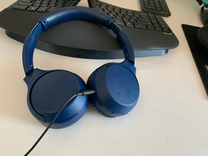 对比索尼whh800和beats solo3功能有什么区别？分析哪个好？