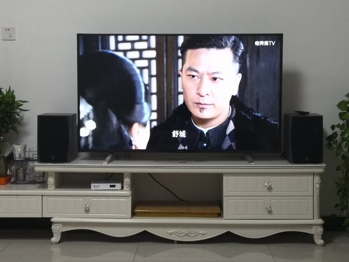 评价惠威d1090和m300对比哪个好？感受有何区别？