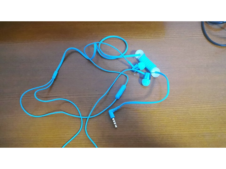 评价索尼mdrex155ap和小米圈铁哪个好？感受有什么区别？