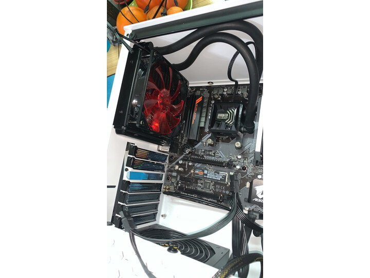 讨论技嘉b450aorusm和迫击炮哪个好？对比有啥区别？