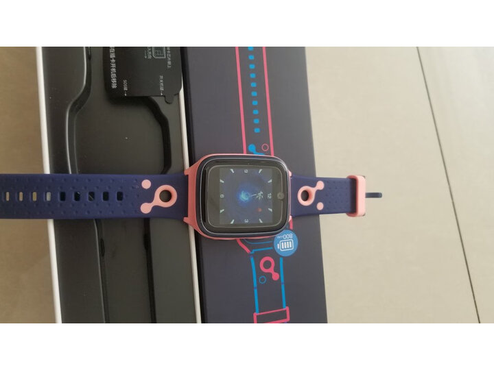 请问3608x和360p1电话手表区别有没有？比较哪个好？