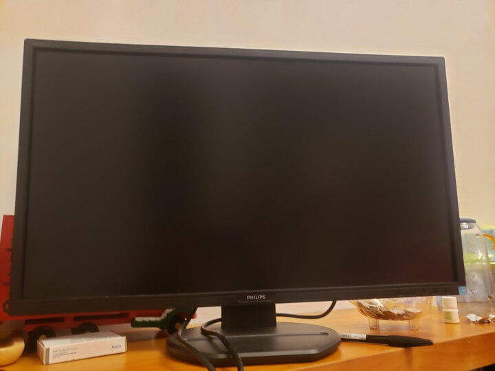 请问飞利浦272b8qjnb和jeb区别如何？比较哪个好？