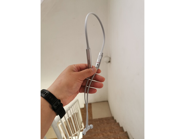 华为 HUAWEI FreeLace 无线耳机怎么样？上档次吗，亲身体验诉说感受 首页推荐 第8张