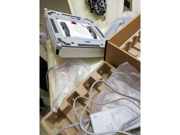 科沃斯 Ecovacs窗宝擦窗机器人W880DS智能家用擦窗擦玻璃清洁机器人怎么样，最新使用七天感受曝光！ 首页推荐 第4张