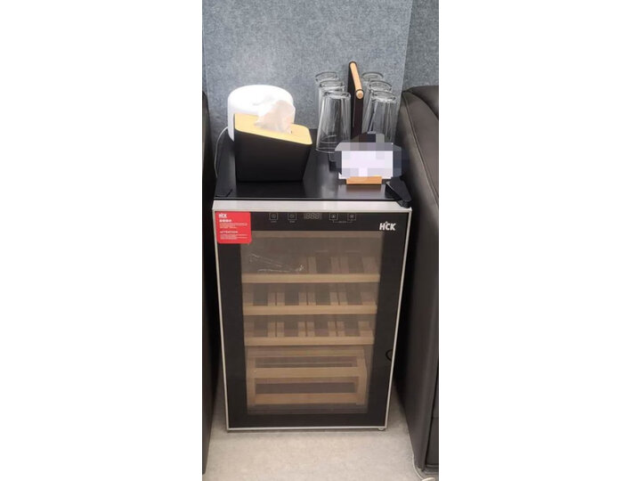 HCK哈士奇 红酒柜恒温酒柜家用迷你小型单门冰箱SC-130SSB怎么样？性能比较分析【内幕详解】 首页推荐 第4张