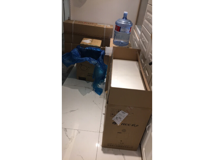 格力空调悦风和品悦区别哪个好？有区别吗？